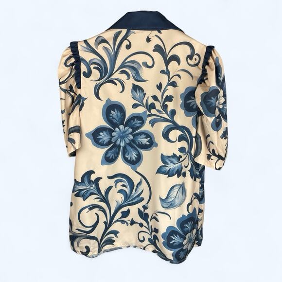 CherryBetty Elegant Blue Flower Print Short Sleeve Blouse size medium - Picture 2 of 7